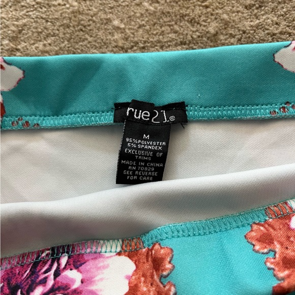 Rue21 pencil skirt, size medium - Picture 2 of 3